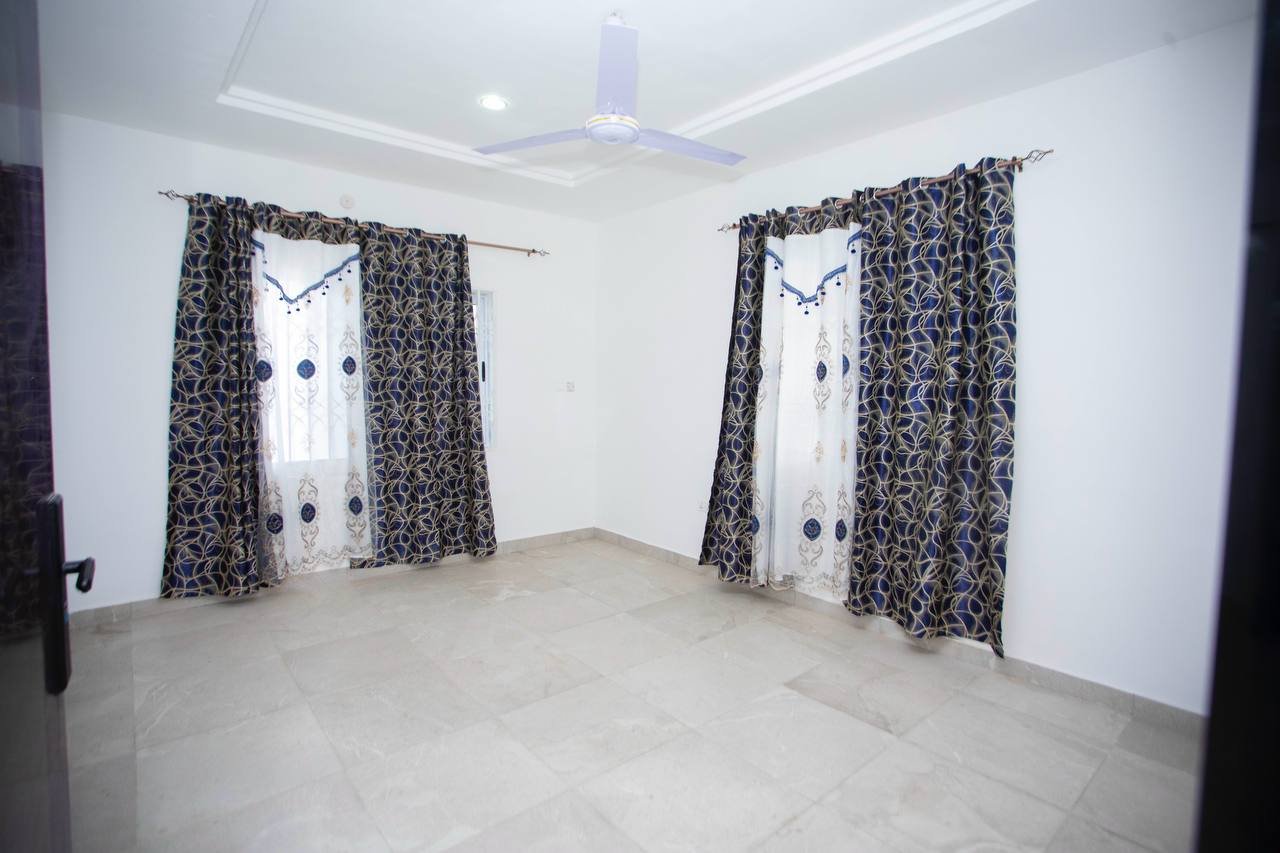 Blue Gardens Estate 1